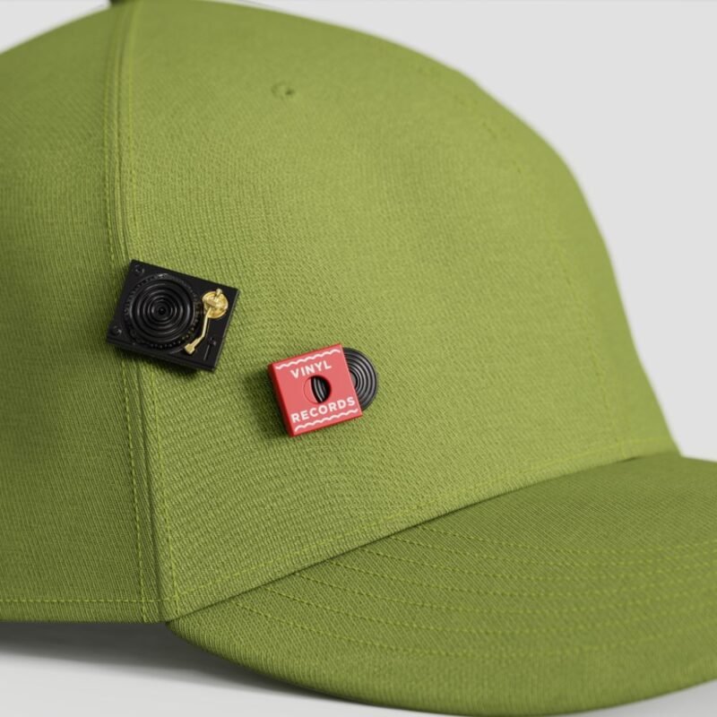 META[L]MORPHOSE FASHION PIN - SET OF 2 PINS - RECORD PLAYER & VINYL RECORD - Image 5